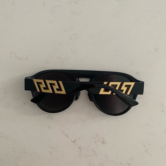 VERSACE 4420 Sunglasses ⭐️ - Picture 4 of 10